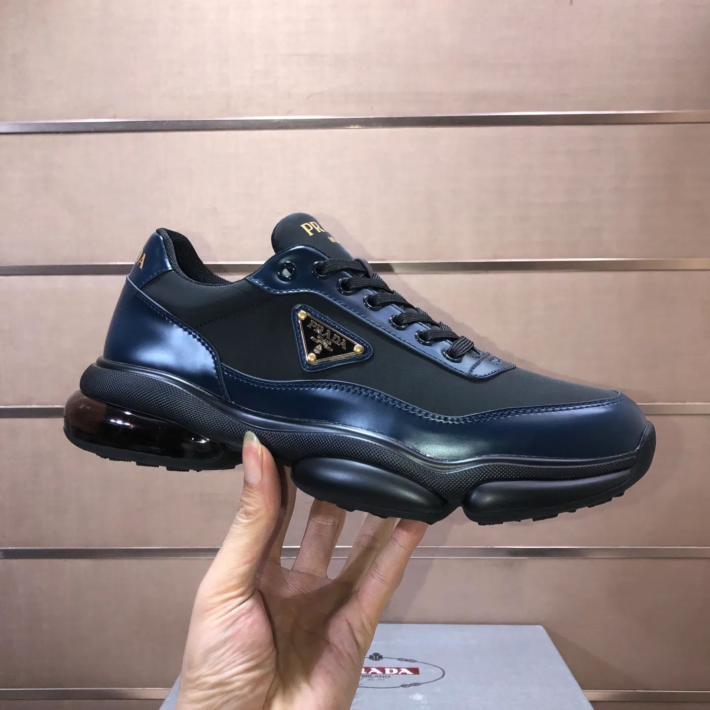 Men's shoes 💰700💰[PRADA] Men's shoes counter hot sale, official website synchronization, 👑Top version ✔️Original cowhide upper + cowhide lining, 1🆚1 replica, original original sole [black/blue/brown 3 colors] 🎯 Material: cowhide surface 🎯 Inner lining: cowhide 🎯 Sole: original molded outsole 🎯 size: Male 38-45 (45 is custom-made and cannot be returned or exchanged)